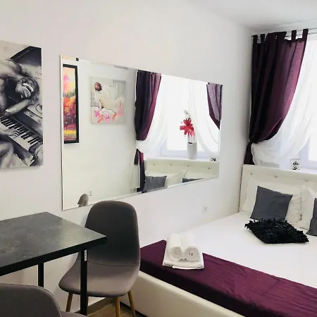 Central Petit Room Brasov Exterior photo
